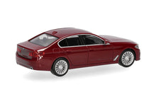 Lade das Bild in den Galerie-Viewer, BMW 5er (G30) Limousine, imolarot - Herpa 1:87
