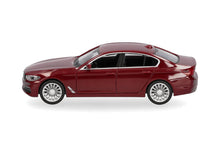 Lade das Bild in den Galerie-Viewer, BMW 5er (G30) Limousine, imolarot - Herpa 1:87

