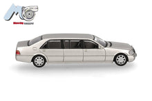 Lade das Bild in den Galerie-Viewer, MicroCity: Mercedes-Benz S600 Pullman, champagnergold - Herpa 1:87
