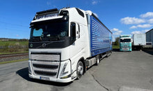 Lade das Bild in den Galerie-Viewer, Volvo FH 5 Sattelzug "Spendentruck" SFT-Transport – Tekno 1:50
