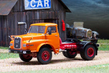 Lade das Bild in den Galerie-Viewer, MAN 19.280 H orange 1971 - IXO 1:43
