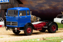 Lade das Bild in den Galerie-Viewer, Mercedes LPS 1632 blau 1970 - IXO 1:43
