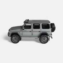 Lade das Bild in den Galerie-Viewer, Mercedes-AMG G 63 4x4² Standard, platin magno
