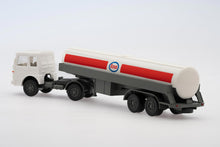 Lade das Bild in den Galerie-Viewer, Tanksattelzug MAN "Esso" - Wiking 1:87
