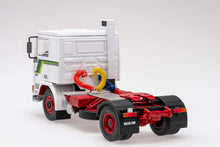 Lade das Bild in den Galerie-Viewer, Volvo F10, weiss/grün, 1983 - IXO 1:43
