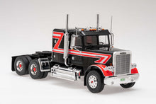 Lade das Bild in den Galerie-Viewer, Freightliner FLC 120 64 T, schwarz/rot, 1977 - IXO 1:43
