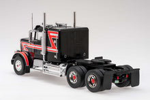Lade das Bild in den Galerie-Viewer, Freightliner FLC 120 64 T, schwarz/rot, 1977 - IXO 1:43
