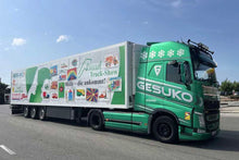 Lade das Bild in den Galerie-Viewer, Volvo FH04 Globetrotter mit Kühlauflieger Gesuko - Spendentruck Rüssel Truck Show - Tekno 1:50
