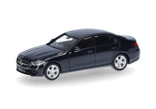 Lade das Bild in den Galerie-Viewer, Mercedes-Benz C-Klasse Limousine, dunkelblau - Herpa 1:87
