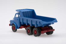 Lade das Bild in den Galerie-Viewer, Muldenkipper (MAN), brillantblau - Wiking 1:87
