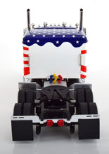 Lade das Bild in den Galerie-Viewer, Kenworth W900 Stars &amp; Stripes - Road Kings 1:18
