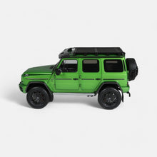 Lade das Bild in den Galerie-Viewer, Mercedes-AMG G 63 4x4² Offroad, hell green magno
