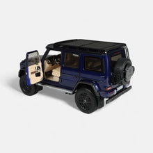 Lade das Bild in den Galerie-Viewer, Mercedes-AMG G 63 4x4² Offroad, mystic blau
