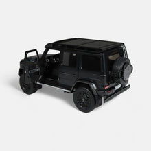 Lade das Bild in den Galerie-Viewer, Mercedes-AMG G 63 4x4² Offroad, night black
