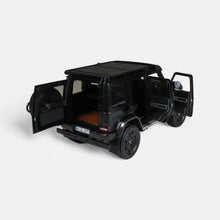 Lade das Bild in den Galerie-Viewer, Mercedes-AMG G 63 4x4² Offroad, night black
