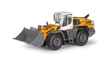 Lade das Bild in den Galerie-Viewer, Liebherr L 566 Xpower Radlader - Conrad 1:50
