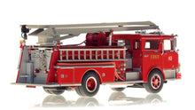 Lade das Bild in den Galerie-Viewer, FDNY 1970 MACK® R CF Squrt Engine 71 - NZG 1:50
