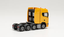 Lade das Bild in den Galerie-Viewer, Scania CS 20 HD Schwerlastzugmaschine maisgelb - Herpa 1:87
