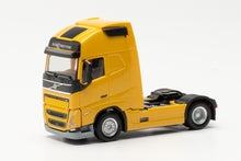 Lade das Bild in den Galerie-Viewer, Volvo FH GL. XL 2020 Zugmaschine maisgelb - Herpa 1:87
