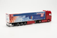 Lade das Bild in den Galerie-Viewer, Scania S450 Kühlkoffer-Sattelzug "Trucker Babe" Manu Schuhmacher, Spedition Rose - Herpa 1:87
