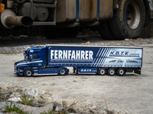 Lade das Bild in den Galerie-Viewer, Scania Hauber T164 H.D.T.V. Logistik / FERNFAHRER - WSI 1:50

