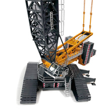 Lade das Bild in den Galerie-Viewer, Liebherr LR11000 Raupenkran - NZG 1:18
