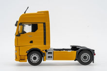 Lade das Bild in den Galerie-Viewer, MAN TGX GX Sattelzugmaschine - Conrad 1:50
